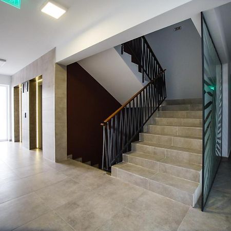 Pinkwood Harmony Appartement Oradea Buitenkant foto