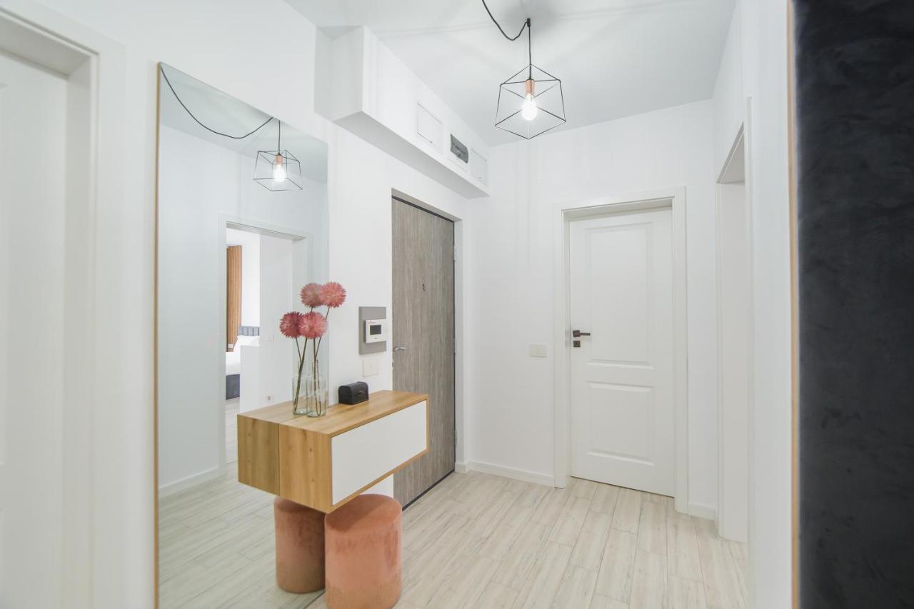 Pinkwood Harmony Appartement Oradea Buitenkant foto