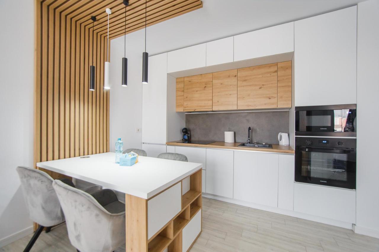 Pinkwood Harmony Appartement Oradea Buitenkant foto