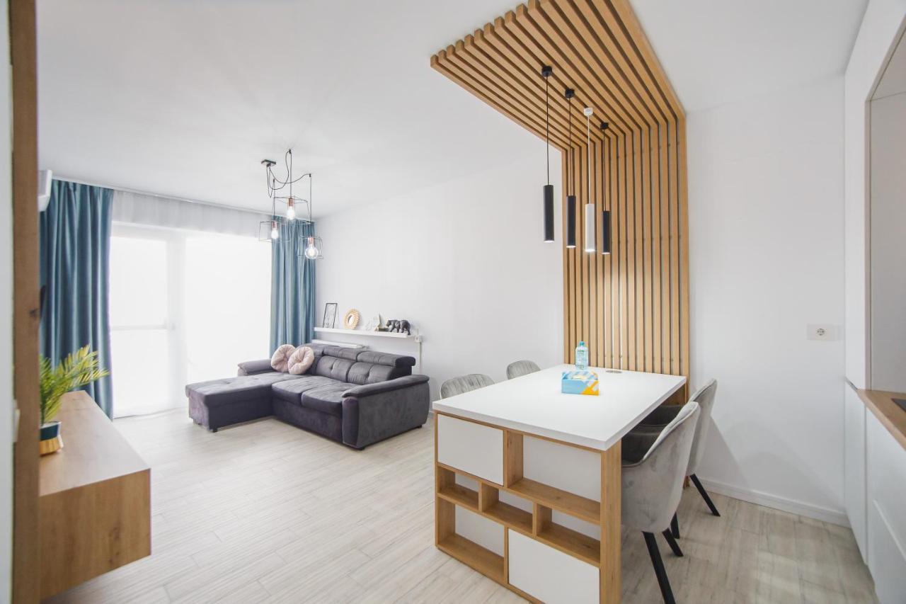 Pinkwood Harmony Appartement Oradea Buitenkant foto