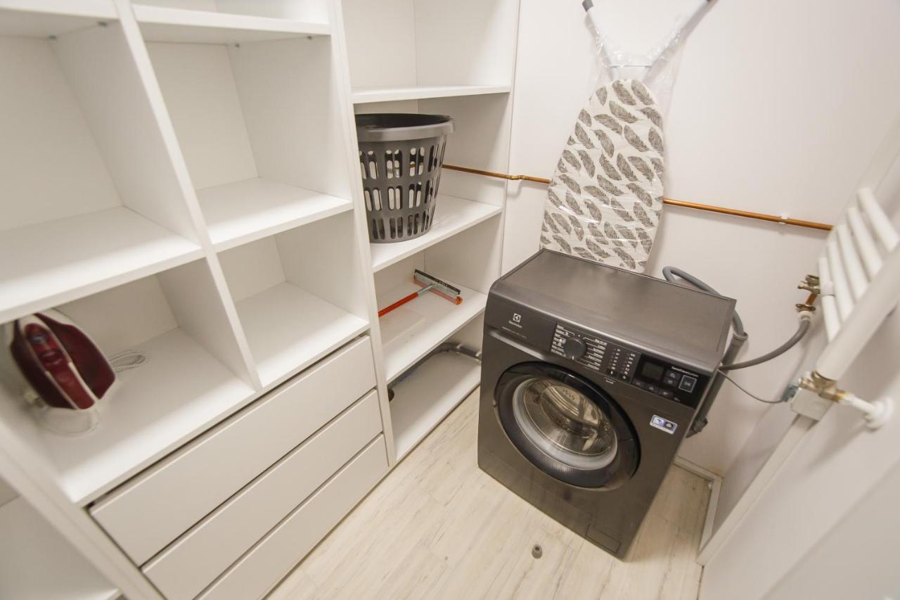 Pinkwood Harmony Appartement Oradea Buitenkant foto
